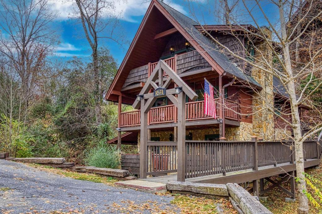 Bridgewood Cabin, Hot Tub, 1089 Of Free Attraction Tickets For Each Paid Day, Dollywood And More! Pigeon Forge Luaran gambar