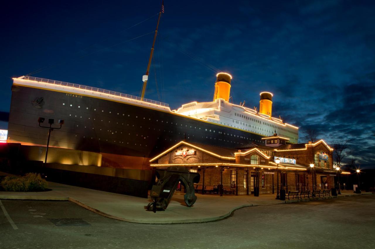 Bridgewood Cabin, Hot Tub, 1089 Of Free Attraction Tickets For Each Paid Day, Dollywood And More! Pigeon Forge Luaran gambar
