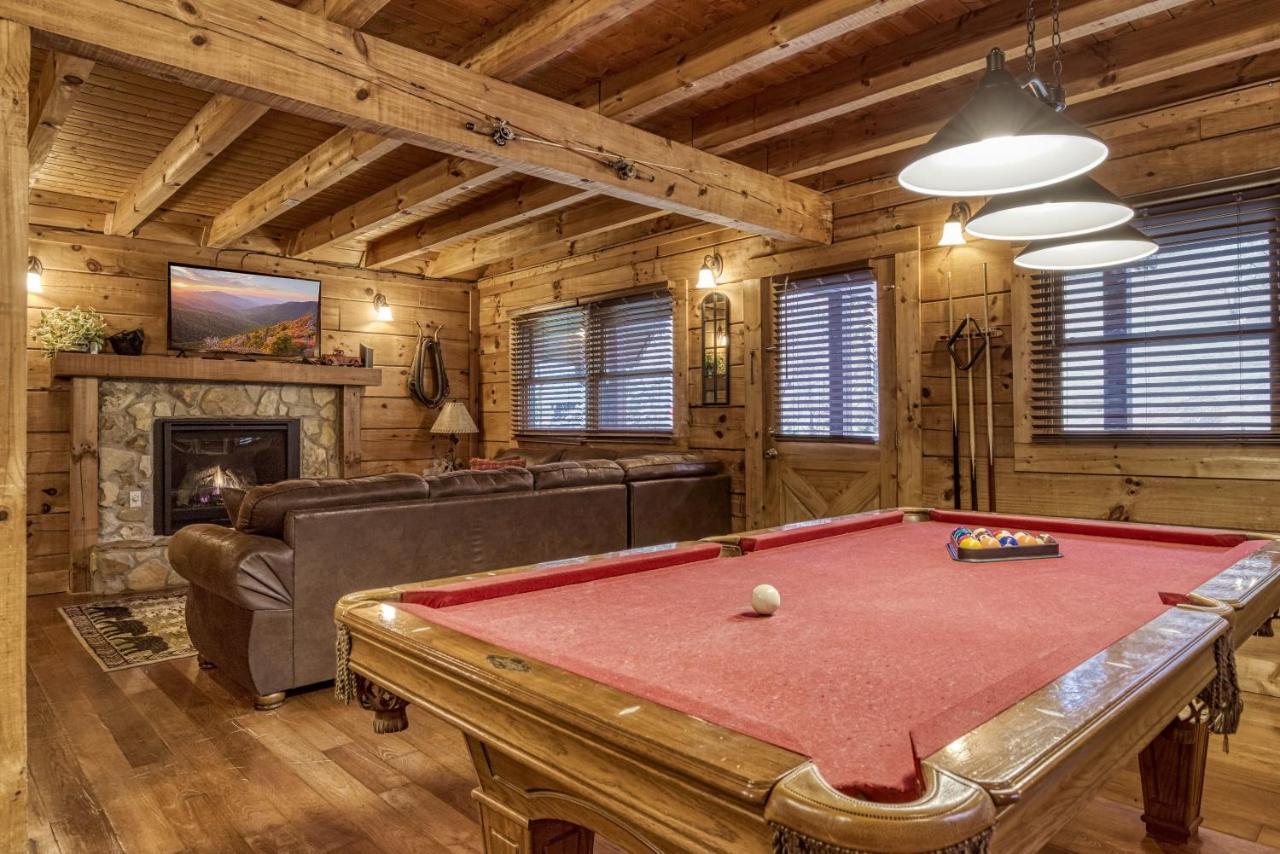 Bridgewood Cabin, Hot Tub, 1089 Of Free Attraction Tickets For Each Paid Day, Dollywood And More! Pigeon Forge Luaran gambar