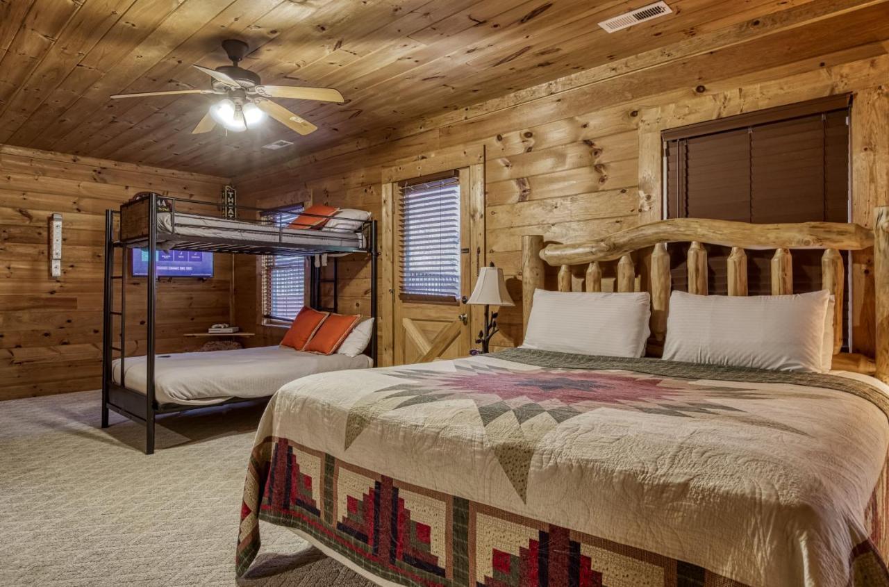 Bridgewood Cabin, Hot Tub, 1089 Of Free Attraction Tickets For Each Paid Day, Dollywood And More! Pigeon Forge Luaran gambar