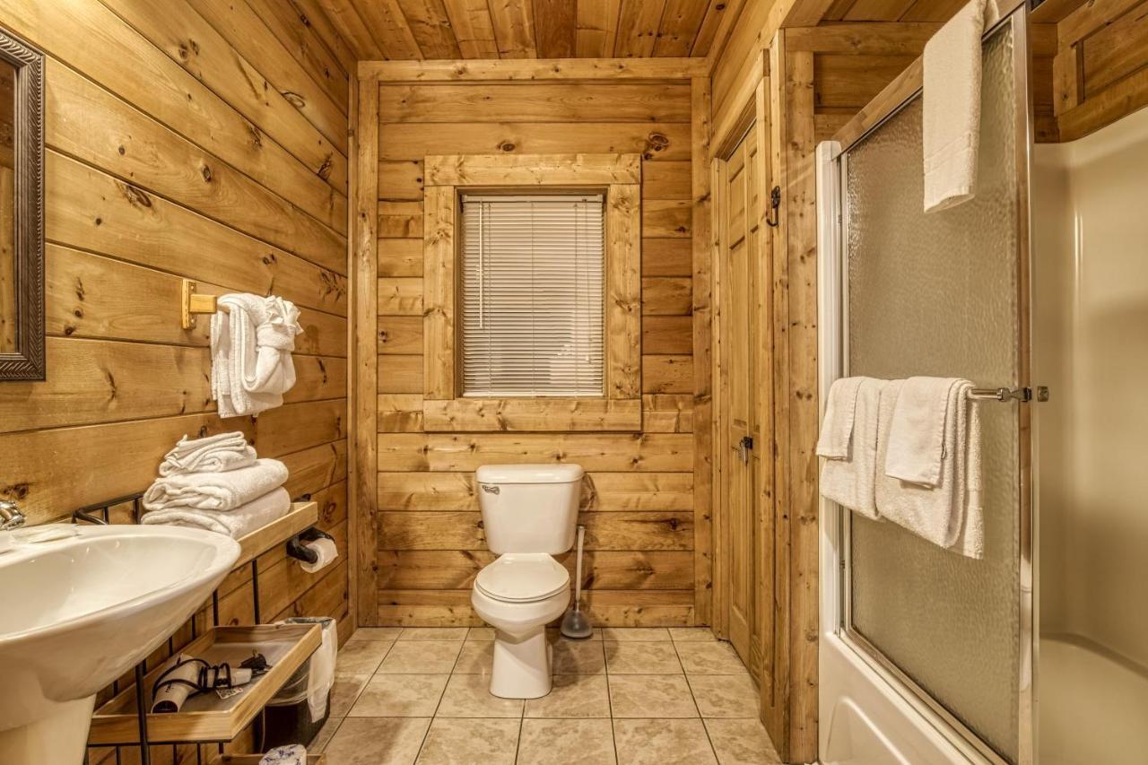 Bridgewood Cabin, Hot Tub, 1089 Of Free Attraction Tickets For Each Paid Day, Dollywood And More! Pigeon Forge Luaran gambar