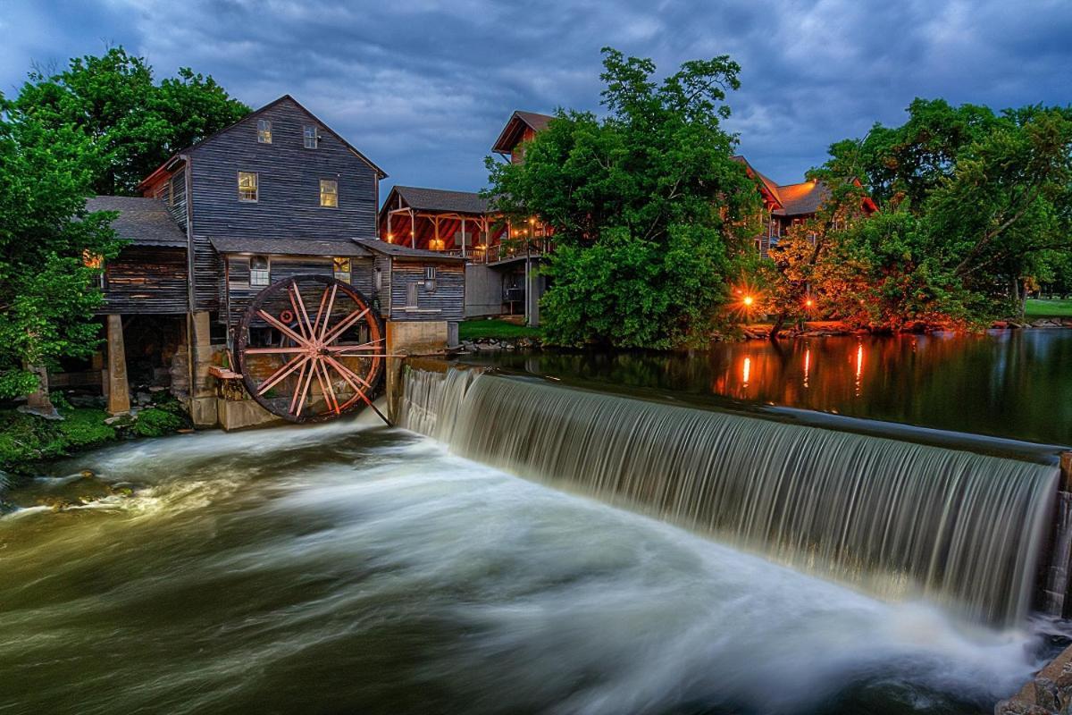 Bridgewood Cabin, Hot Tub, 1089 Of Free Attraction Tickets For Each Paid Day, Dollywood And More! Pigeon Forge Luaran gambar