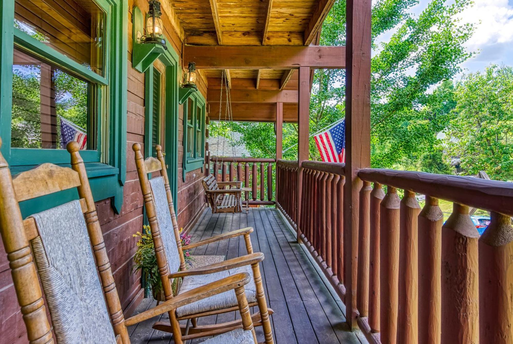 Bridgewood Cabin, Hot Tub, 1089 Of Free Attraction Tickets For Each Paid Day, Dollywood And More! Pigeon Forge Luaran gambar
