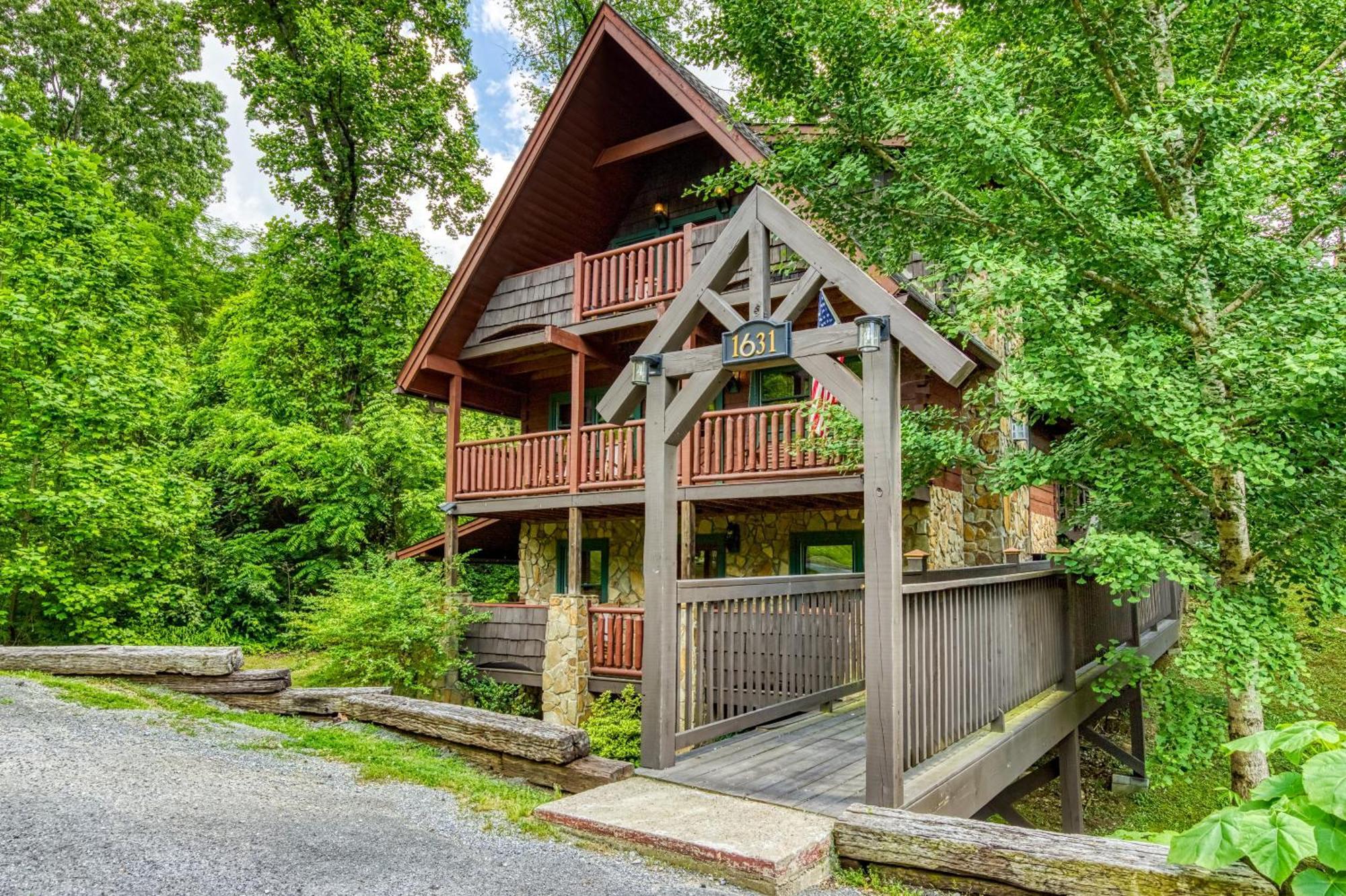 Bridgewood Cabin, Hot Tub, 1089 Of Free Attraction Tickets For Each Paid Day, Dollywood And More! Pigeon Forge Luaran gambar