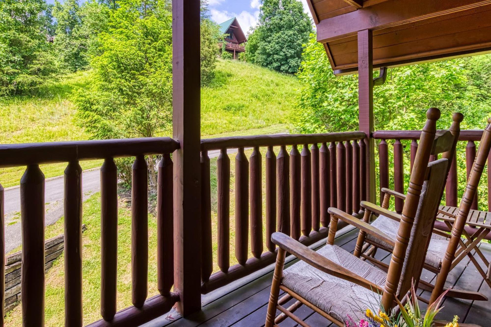 Bridgewood Cabin, Hot Tub, 1089 Of Free Attraction Tickets For Each Paid Day, Dollywood And More! Pigeon Forge Luaran gambar